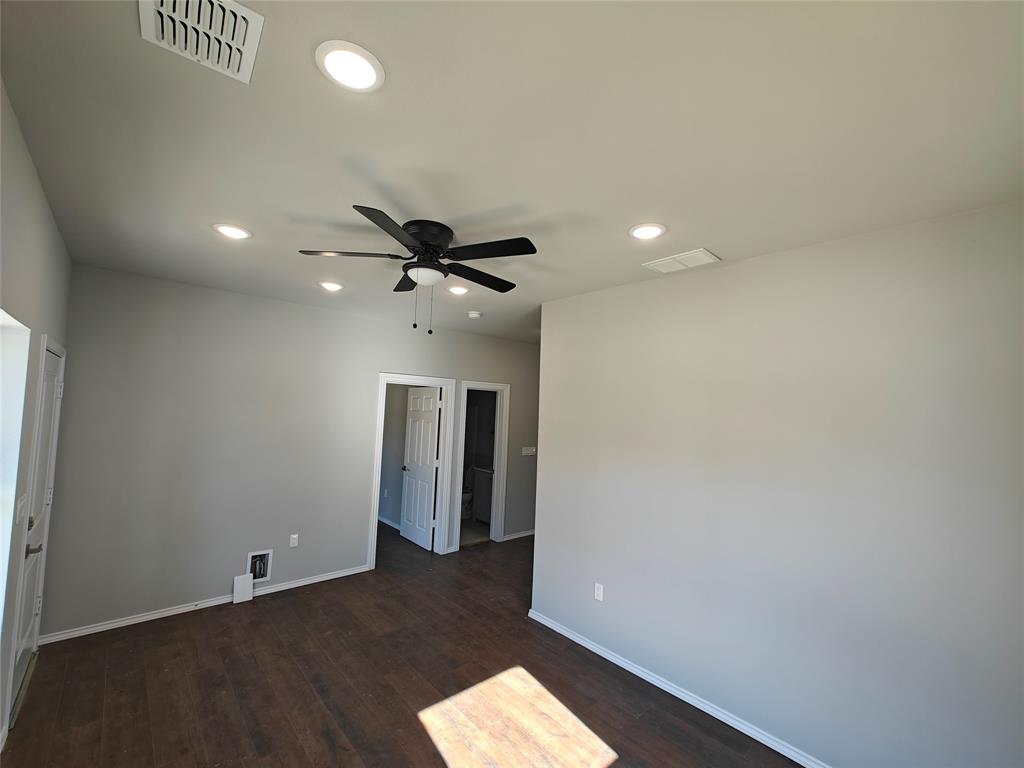 914 North Rockwall Street Terrell, TX 75160 - Photo 4 of 24