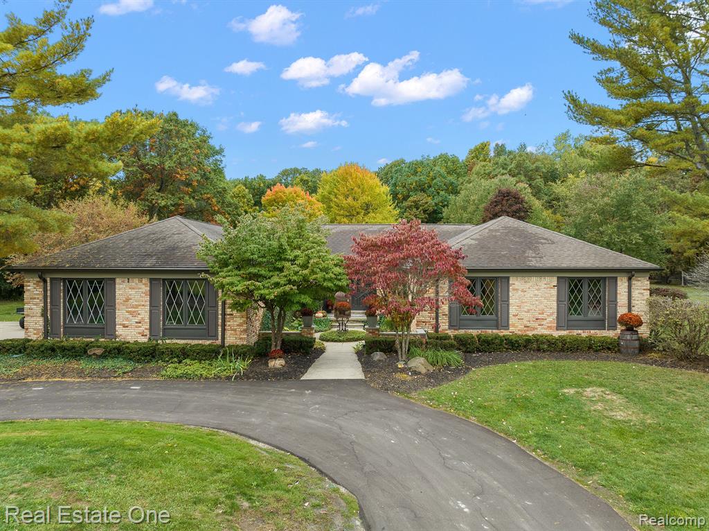 3700 Collins Road Oakland, MI 48363 - Photo 6 of 44
