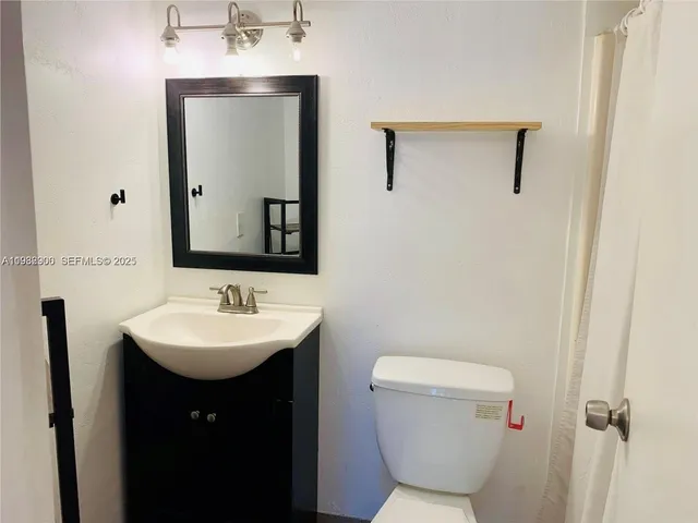 $1,900 | 5855 Washington Street, Unit 90, Hollywood, FL 33023