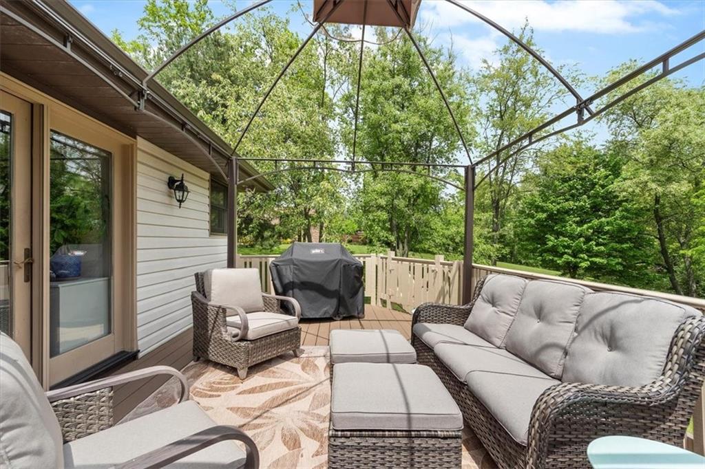 284 McKee Road Washington, PA 15301 - Photo 19 of 35 a balcony with furniture and a potted plant