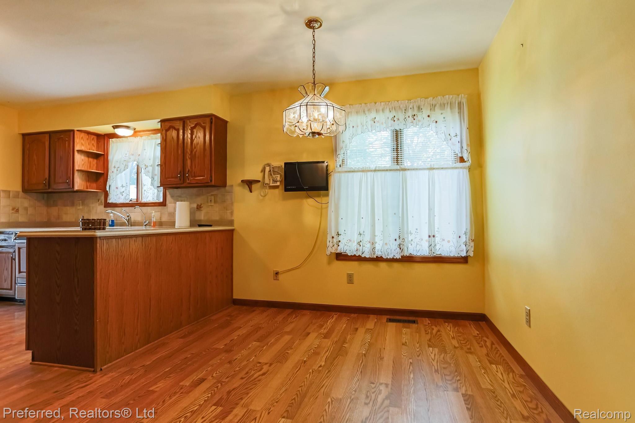 5863 Mabley Hill Road Fenton, MI 48430 - Photo 13 of 48 13IMG_0277.jpg