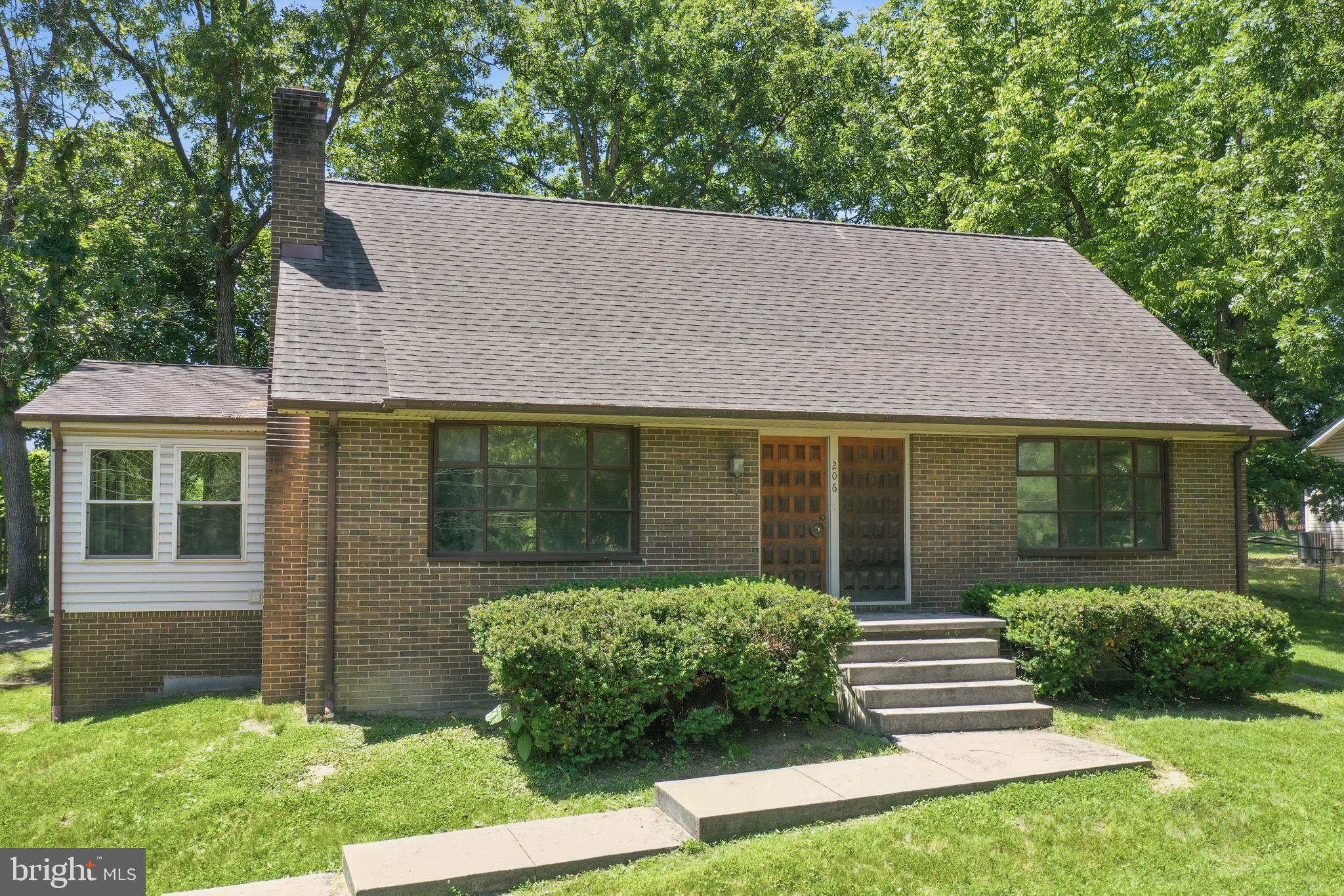 206 Dogwood Road Winchester, VA 22602 - Photo 2 of 39 Front