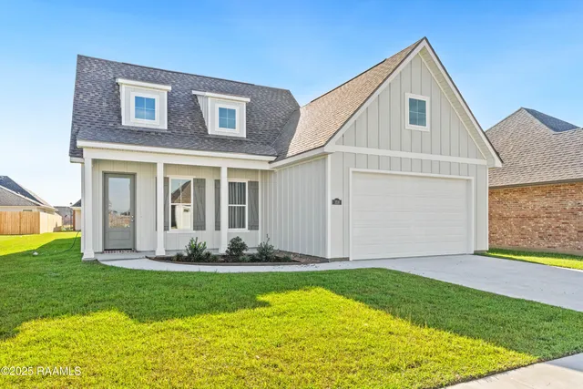 $299,999 | 108 Lilian Lane, Maurice, LA 70555