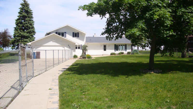 573 South Linwood Beach Road Linwood, MI 48634 - Photo 1 of 1