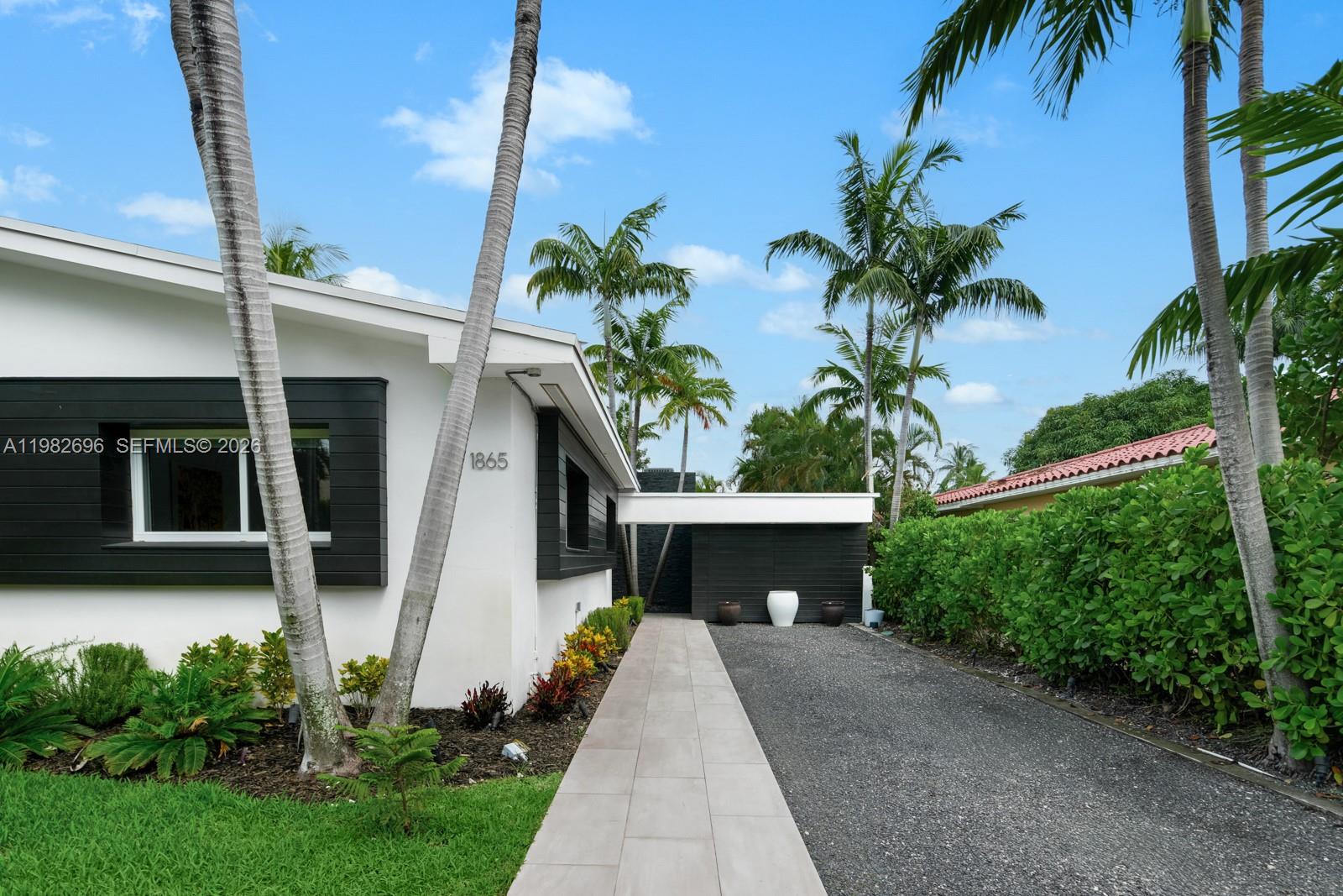 1865 Daytonia Road Miami Beach, FL 33141 - Photo 5 of 33