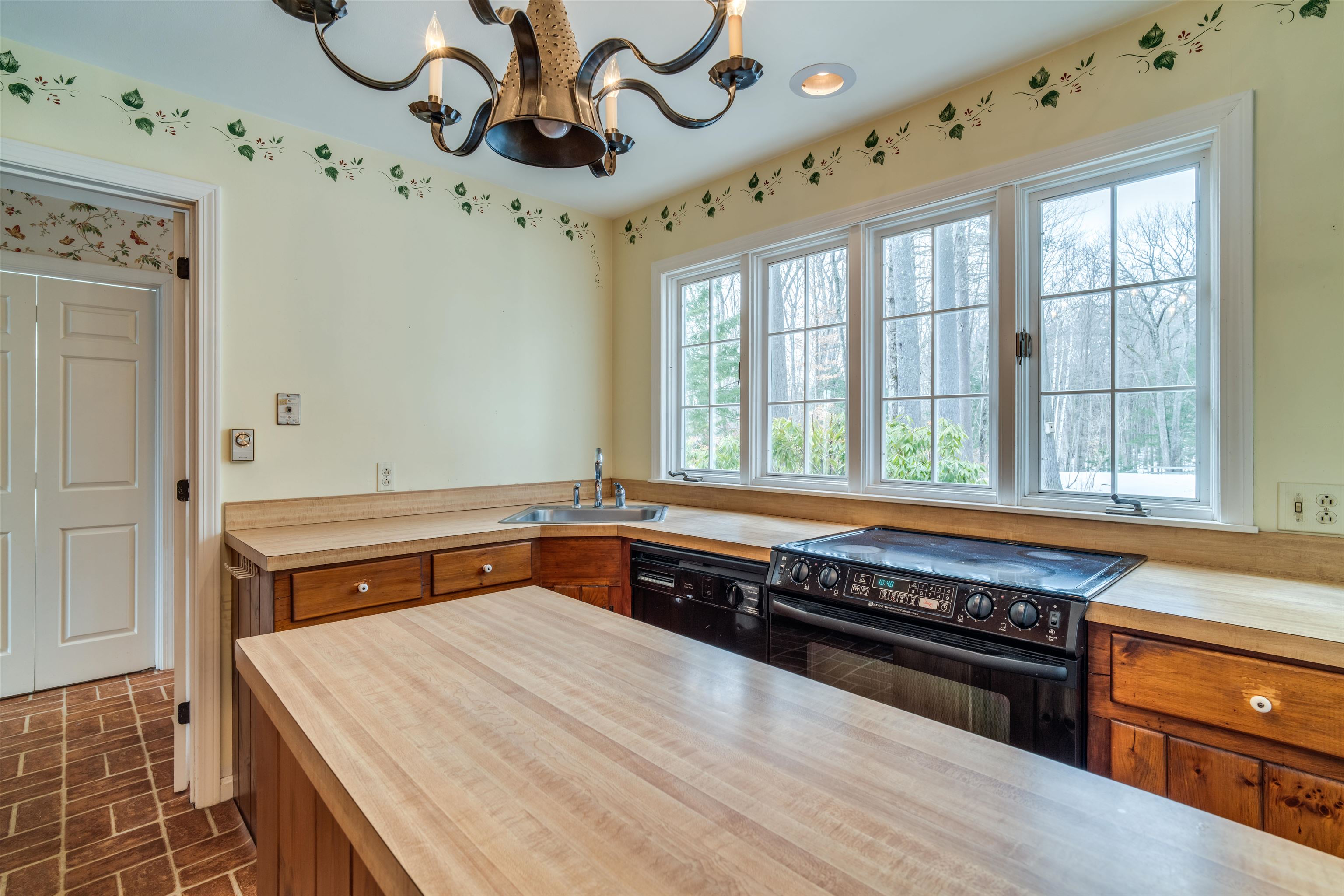 39 Wood Ridge Road Center Harbor, NH 03226 - Photo 11 of 38 Gallery Image 11