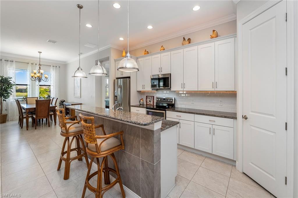 1402 Redona Way Naples, FL 34113 - Photo 6 of 46