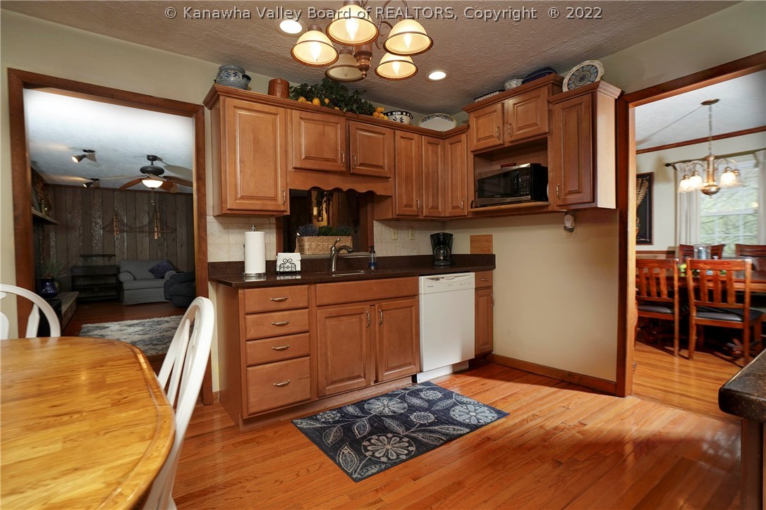 628 Amma Road Clendenin, WV 25045 - Photo 21 of 39 Gallery Image 21