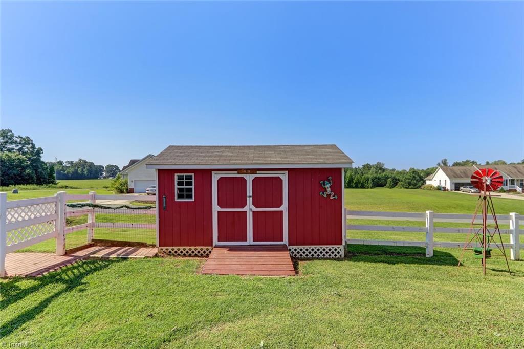 8043 Pritchett Road Browns Summit, NC 27214 - Photo 25 of 30 Gallery Image 25