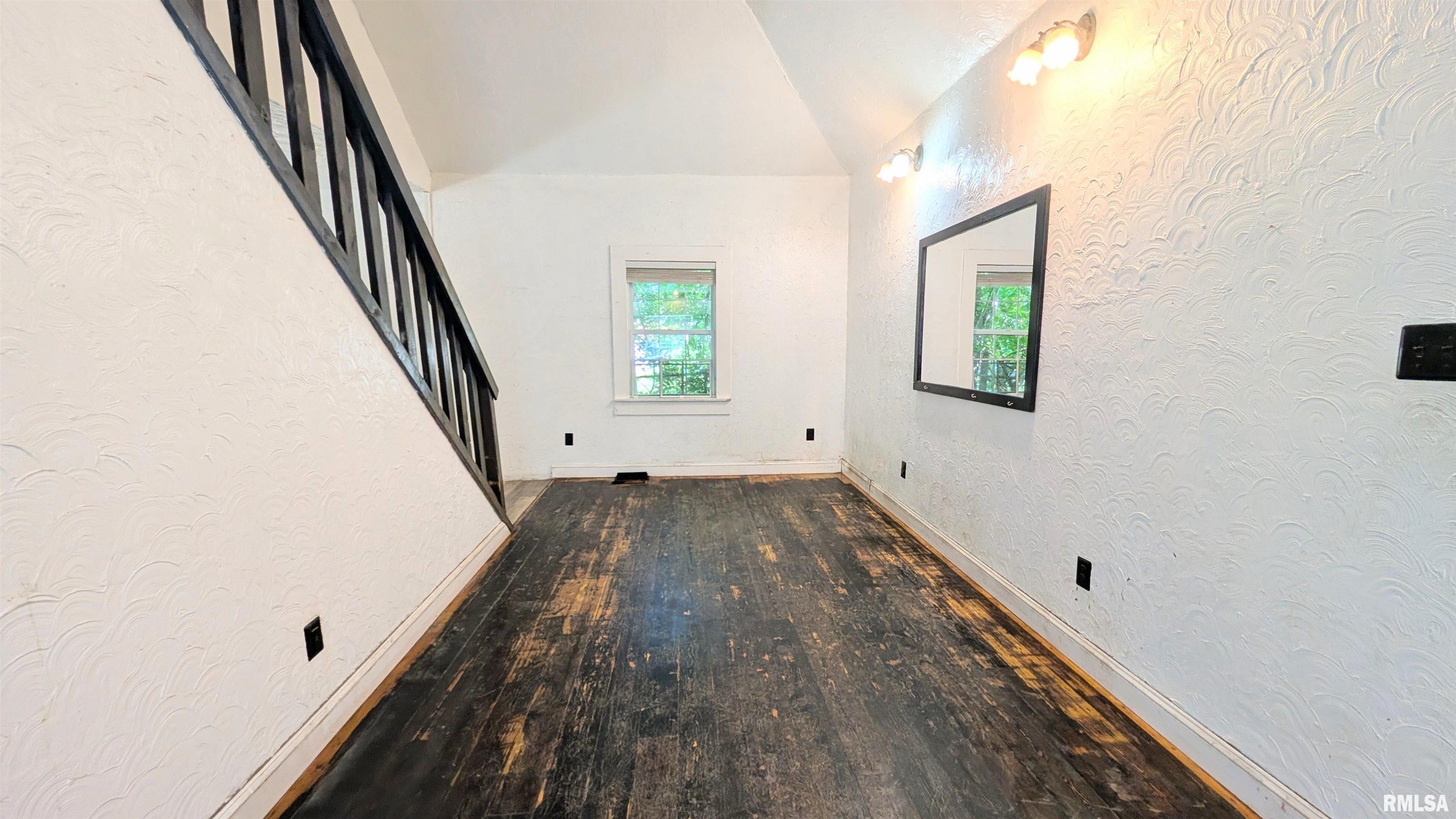 434 Wesley Road Creve Coeur, IL 61610 - Photo 8 of 25 Gallery Image 8
