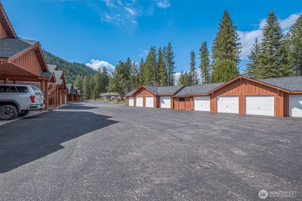 $359,000 | 20701 Club House Drive, Unit 109, Leavenworth, WA 98826