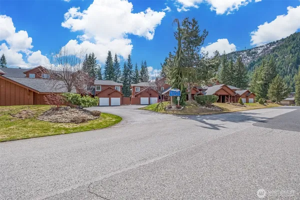 $359,000 | 20701 Club House Drive, Unit 109, Leavenworth, WA 98826
