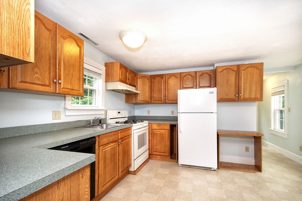 192-194 First Parish Road, Unit 3 Scituate, MA 02066 - Photo 5 of 22