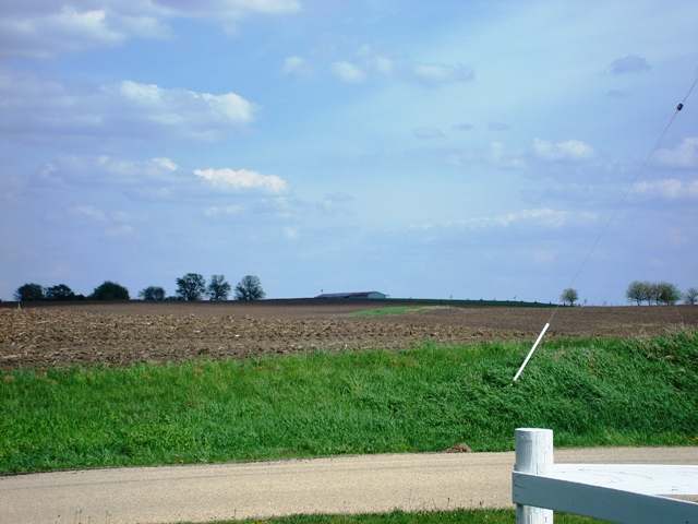 5298 North Afolkey Road Freeport, IL 61032 - Photo 4 of 9