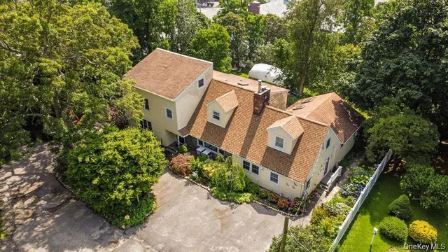 $1,300,000 | 7 Jr Drive, Ronkonkoma, NY 11779