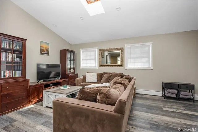 $1,300,000 | 7 Jr Drive, Ronkonkoma, NY 11779