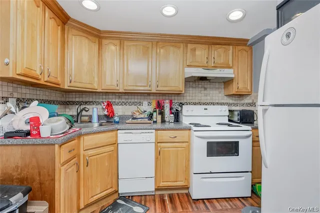 $1,300,000 | 7 Jr Drive, Ronkonkoma, NY 11779