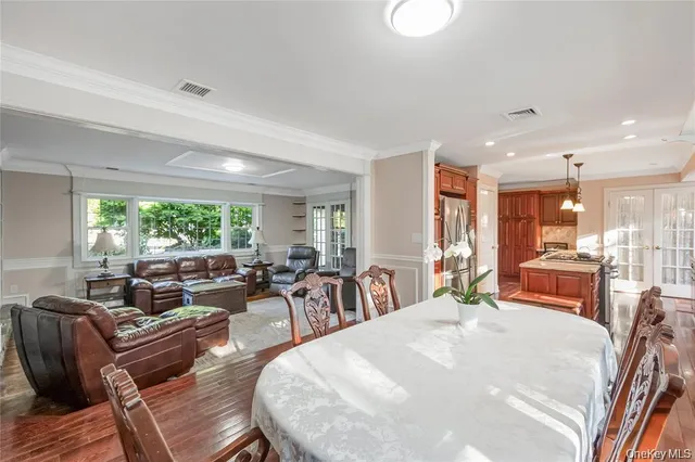 $1,300,000 | 7 Jr Drive, Ronkonkoma, NY 11779