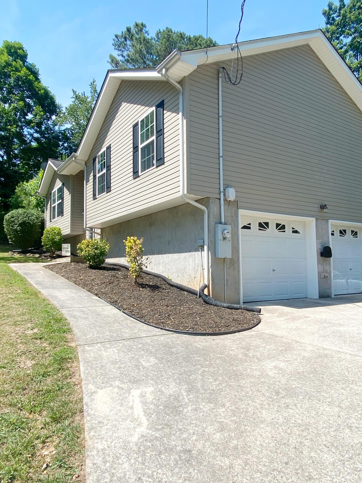 164 Cicero Road LaFayette, GA 30728 - Photo 8 of 36 EXTERIOR/GARAGE