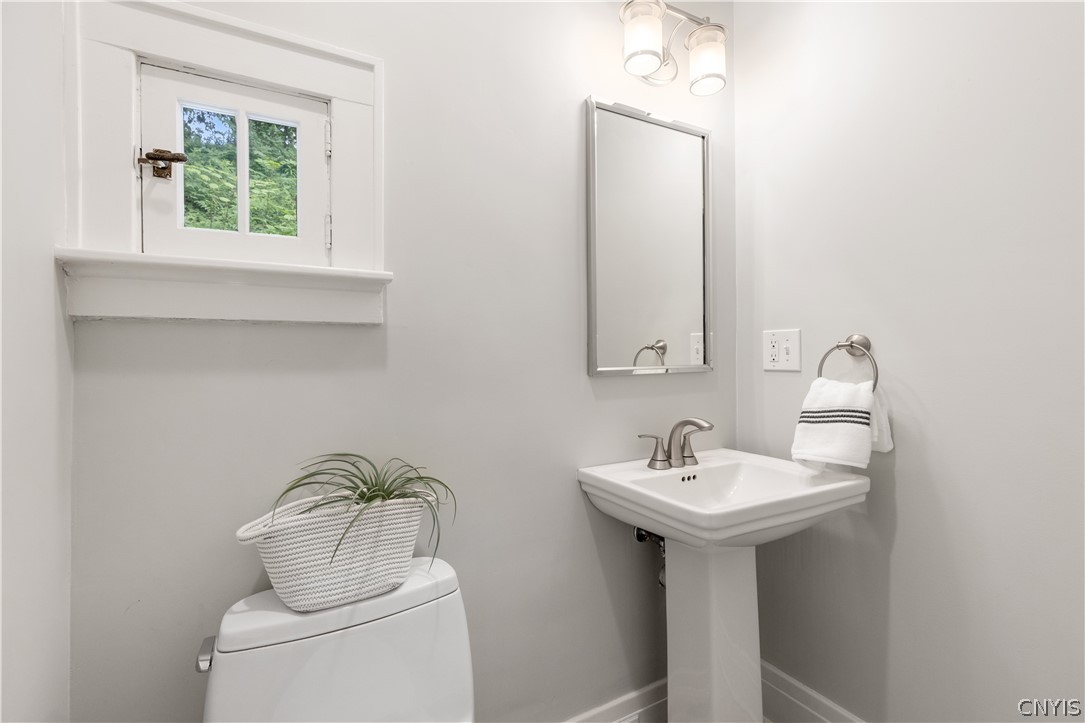 110 Dewitt Road Syracuse, NY 13214 - Photo 27 of 45