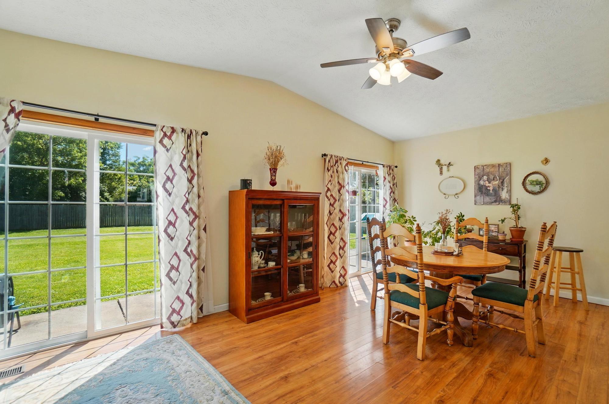 3784 Hendron Road Groveport, OH 43125 - Photo 19 of 40 023