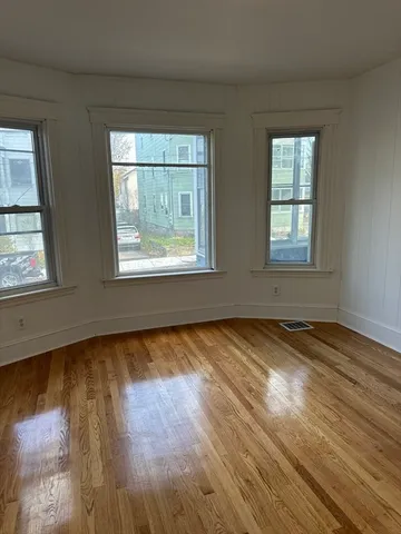 $2,500 | 216 Clarendon Street, Unit A, Fitchburg, MA 01420