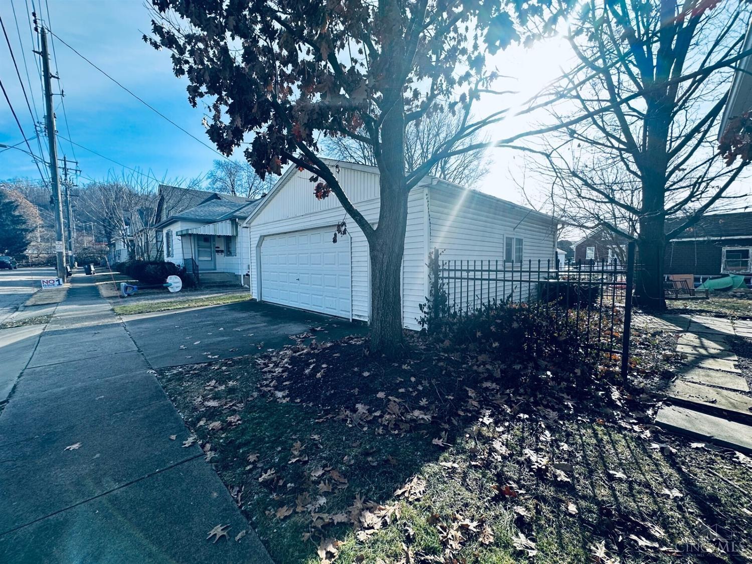 8628 Reading Road Reading, OH 45215 - Photo 14 of 16