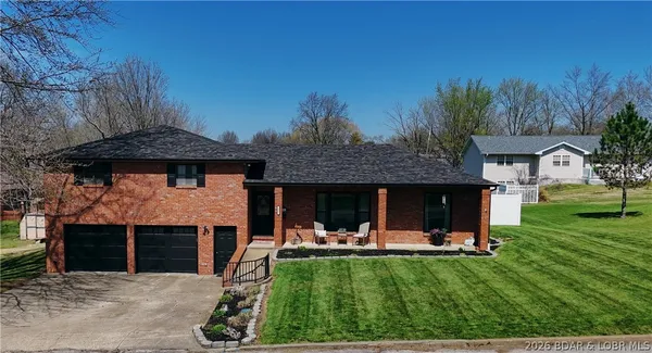 421 West Bourbon Street, Eldon, MO 65026