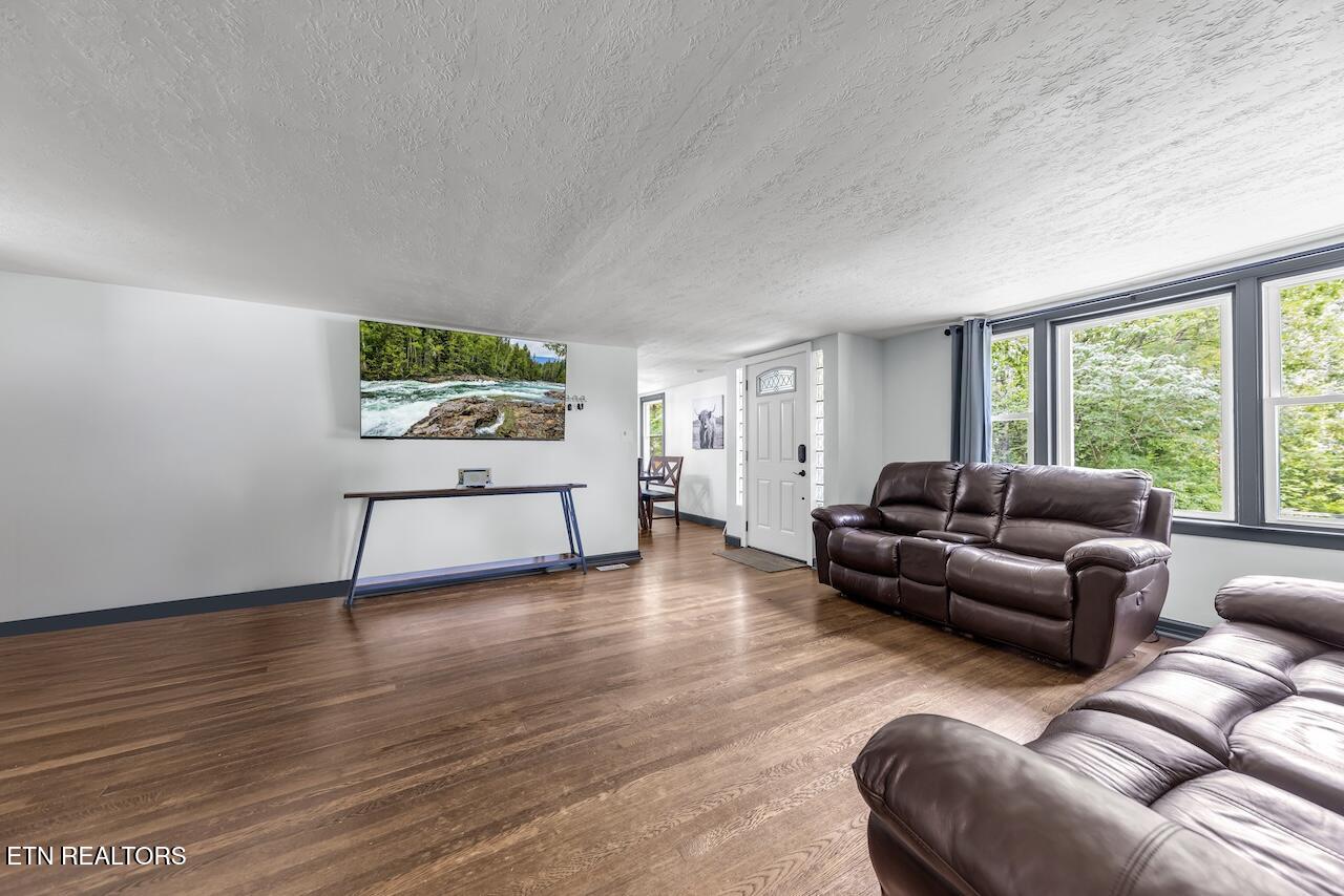 150 Yarnell Road Clinton, TN 37716 - Photo 4 of 16 YAR_7521