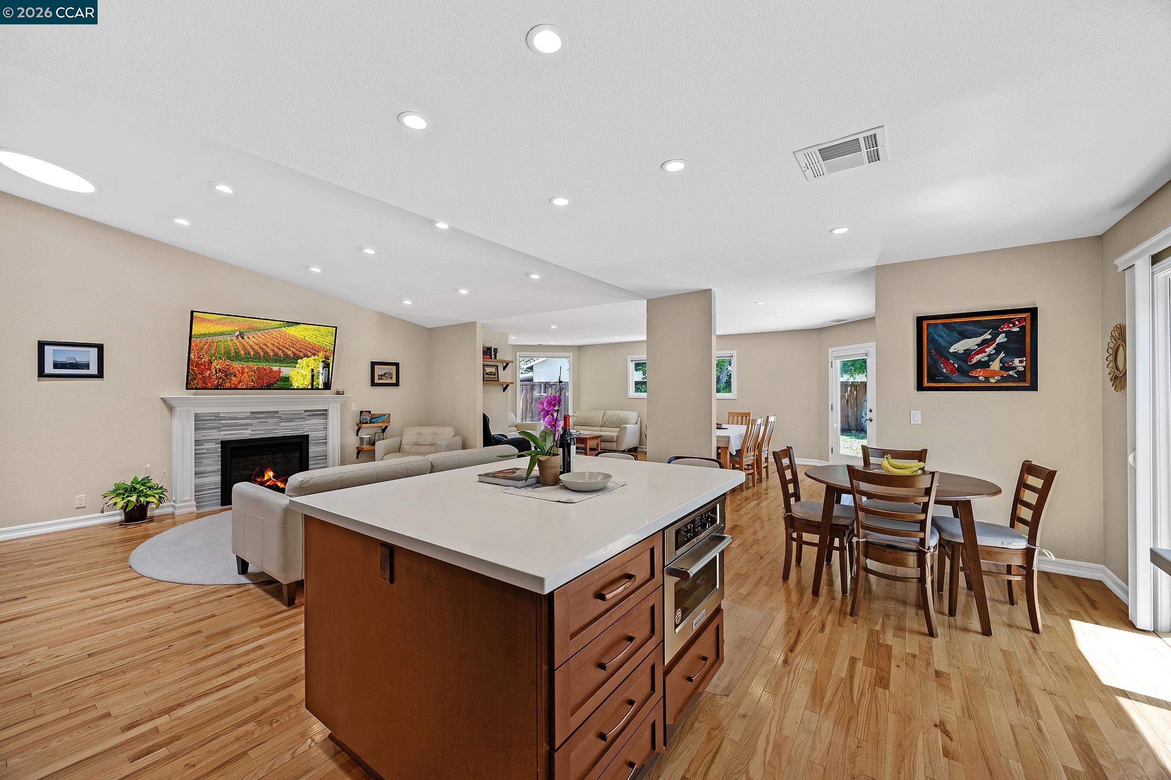 8 Bath Court San Ramon, CA 94583 - Photo 12 of 43