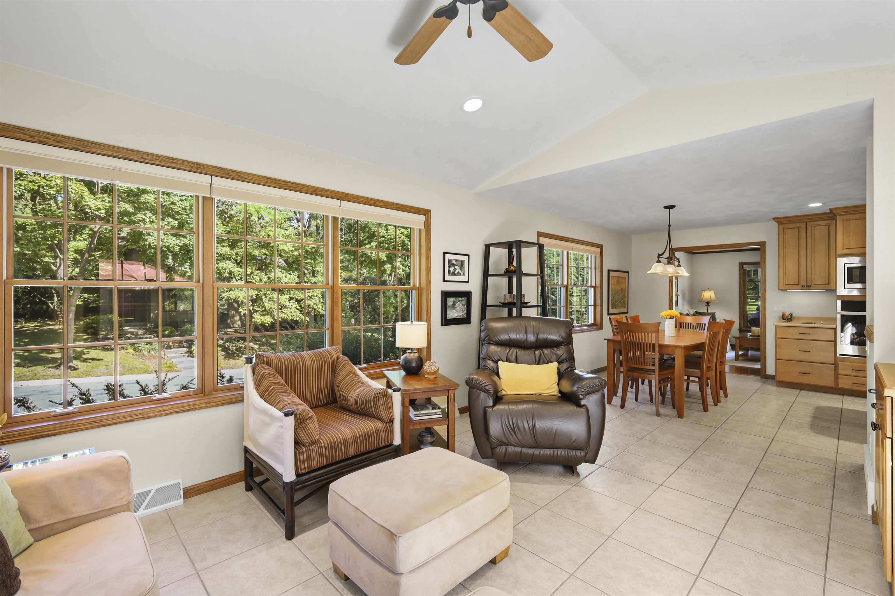 1138 North Westfield Road Madison, WI 53717 - Photo 4 of 55 Gallery Image 4
