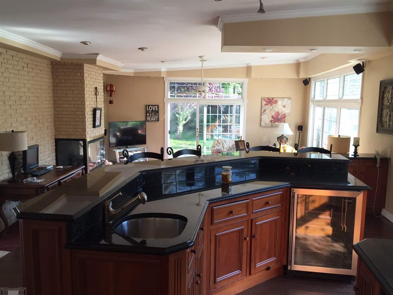 1130 Fairholme Road Grosse Pointe, MI 48236 - Photo 5 of 15 31301176-4.JPG