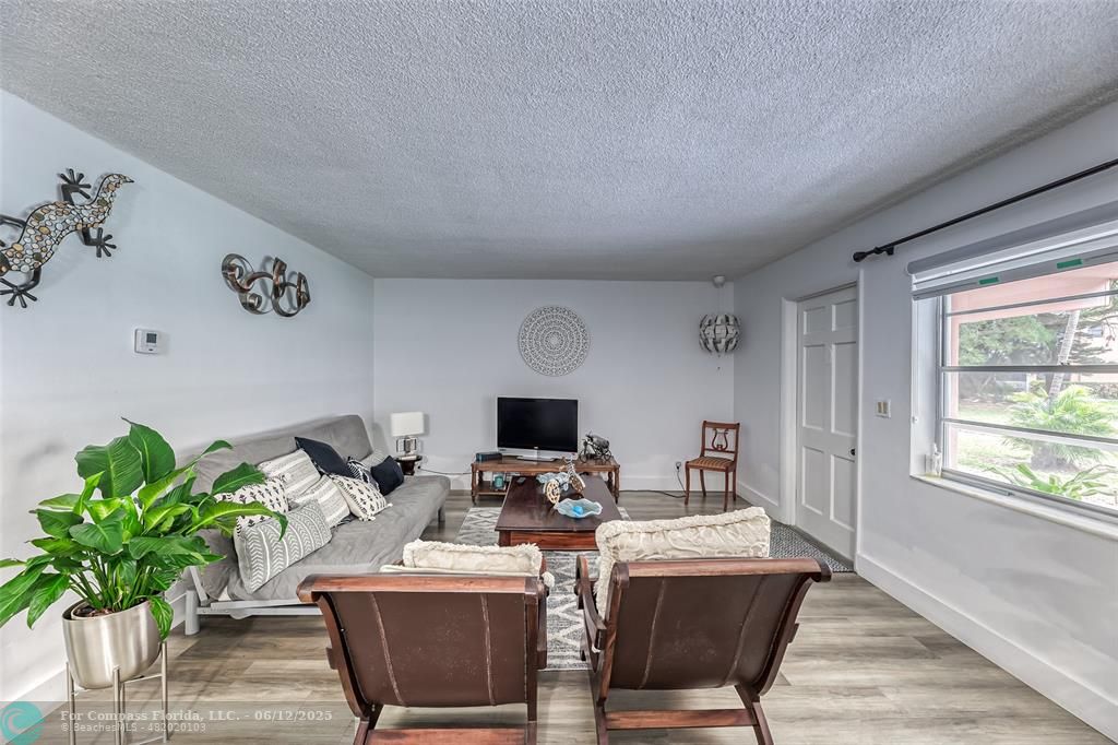 200 Northeast 12th Avenue, Unit 6A Hallandale Beach, FL 33009 - Photo 4 of 33