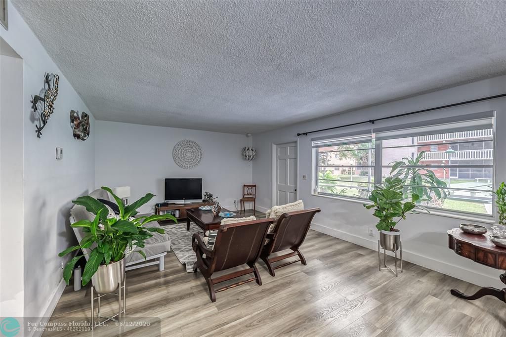 200 Northeast 12th Avenue, Unit 6A Hallandale Beach, FL 33009 - Photo 5 of 33