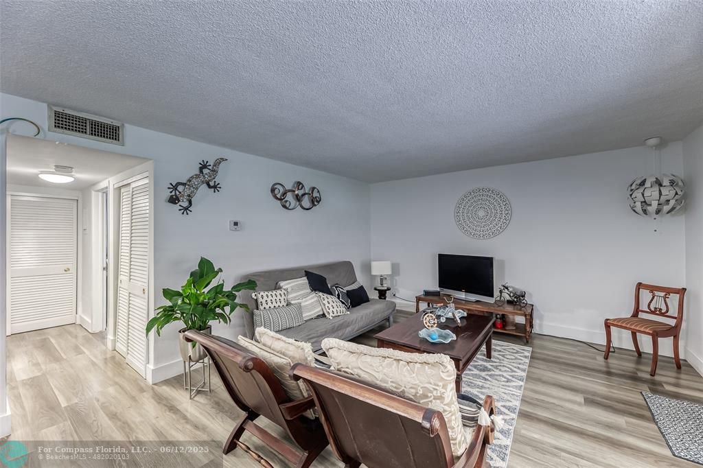 200 Northeast 12th Avenue, Unit 6A Hallandale Beach, FL 33009 - Photo 6 of 33