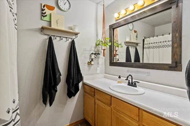 $469,999 | 3752 North 1200 East, Buhl, ID 83316