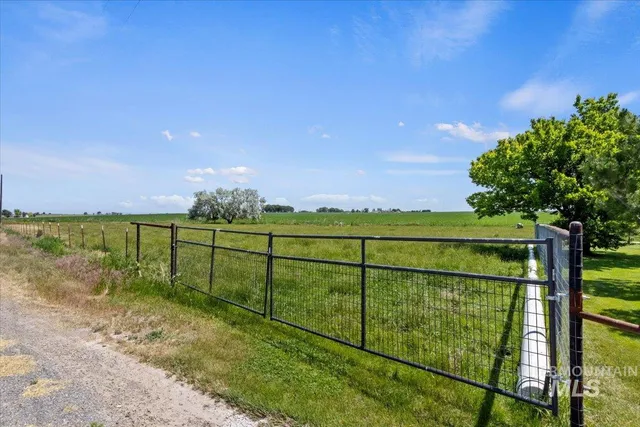 $469,999 | 3752 North 1200 East, Buhl, ID 83316