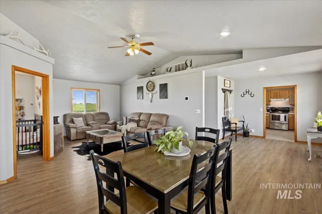 $469,999 | 3752 North 1200 East, Buhl, ID 83316