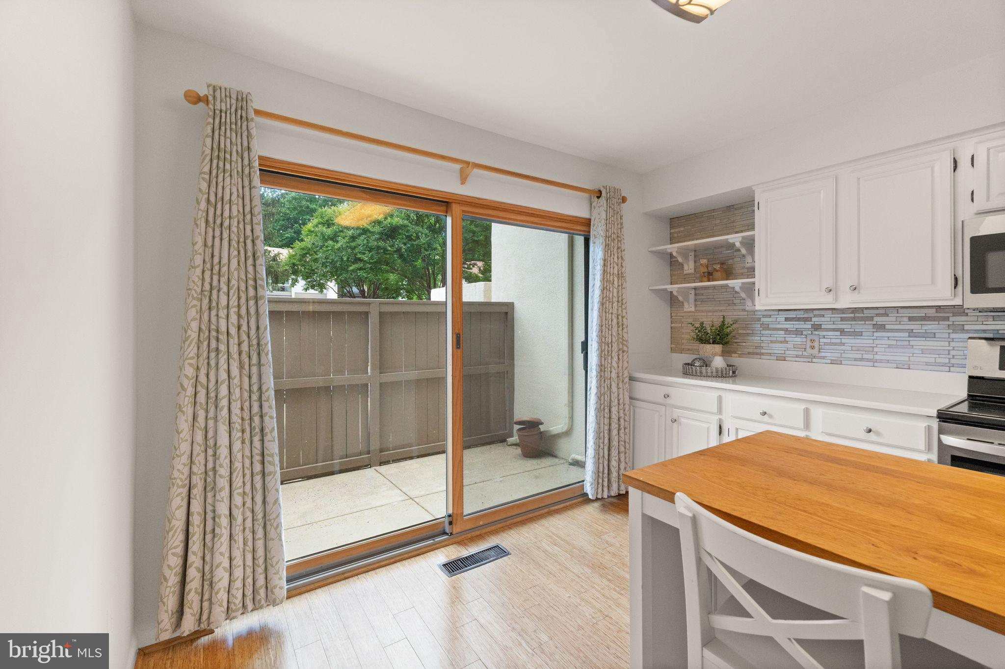 11645 Newbridge Court Reston, VA 20191 - Photo 10 of 62