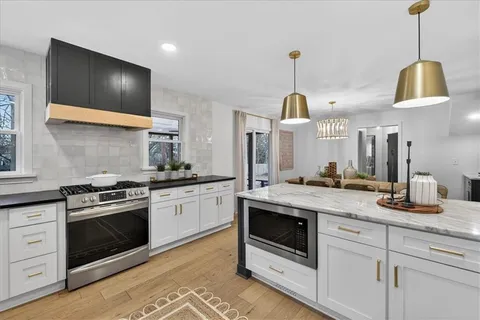 $720,000 | 6204 West 61st Terrace, Mission, KS 66202