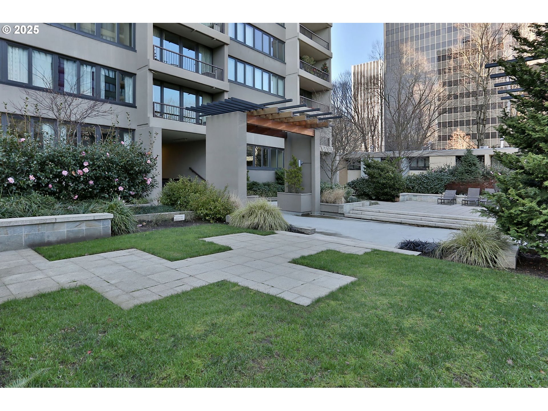255 Southwest Harrison Street, Unit TH6 Portland, OR 97201 - Photo 5 of 33 Community Amenities