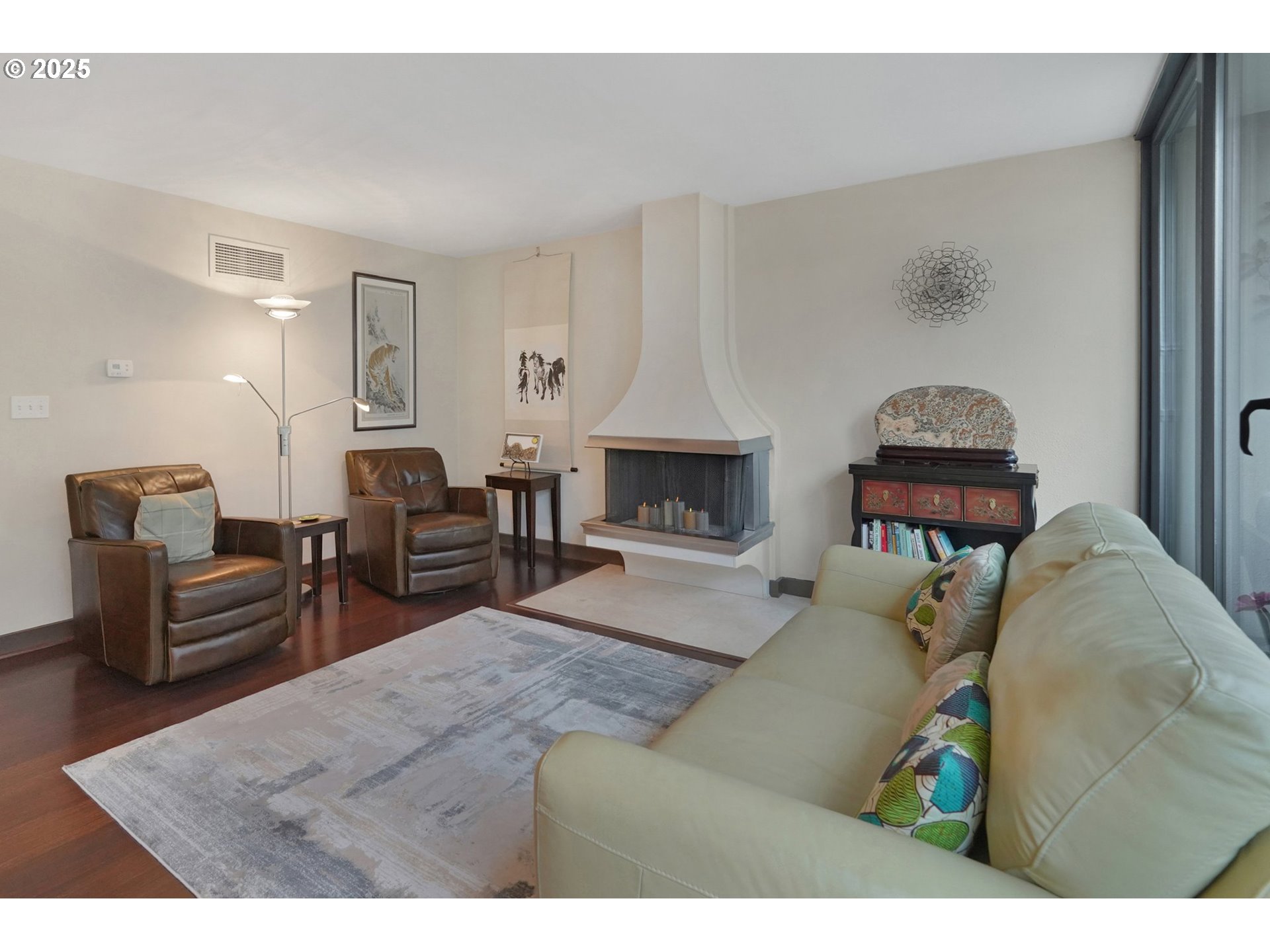 255 Southwest Harrison Street, Unit TH6 Portland, OR 97201 - Photo 8 of 33 Gallery Image 8