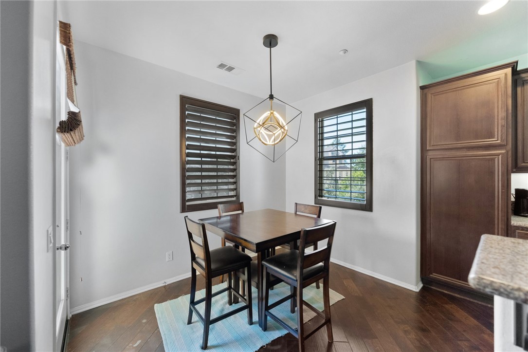 31167 Strawberry Tree Lane Temecula, CA 92592 - Photo 11 of 39 dining area