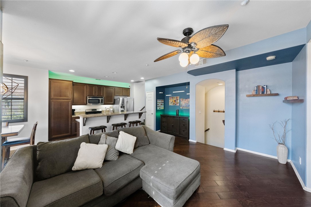 31167 Strawberry Tree Lane Temecula, CA 92592 - Photo 5 of 39 living room/ kitchen
