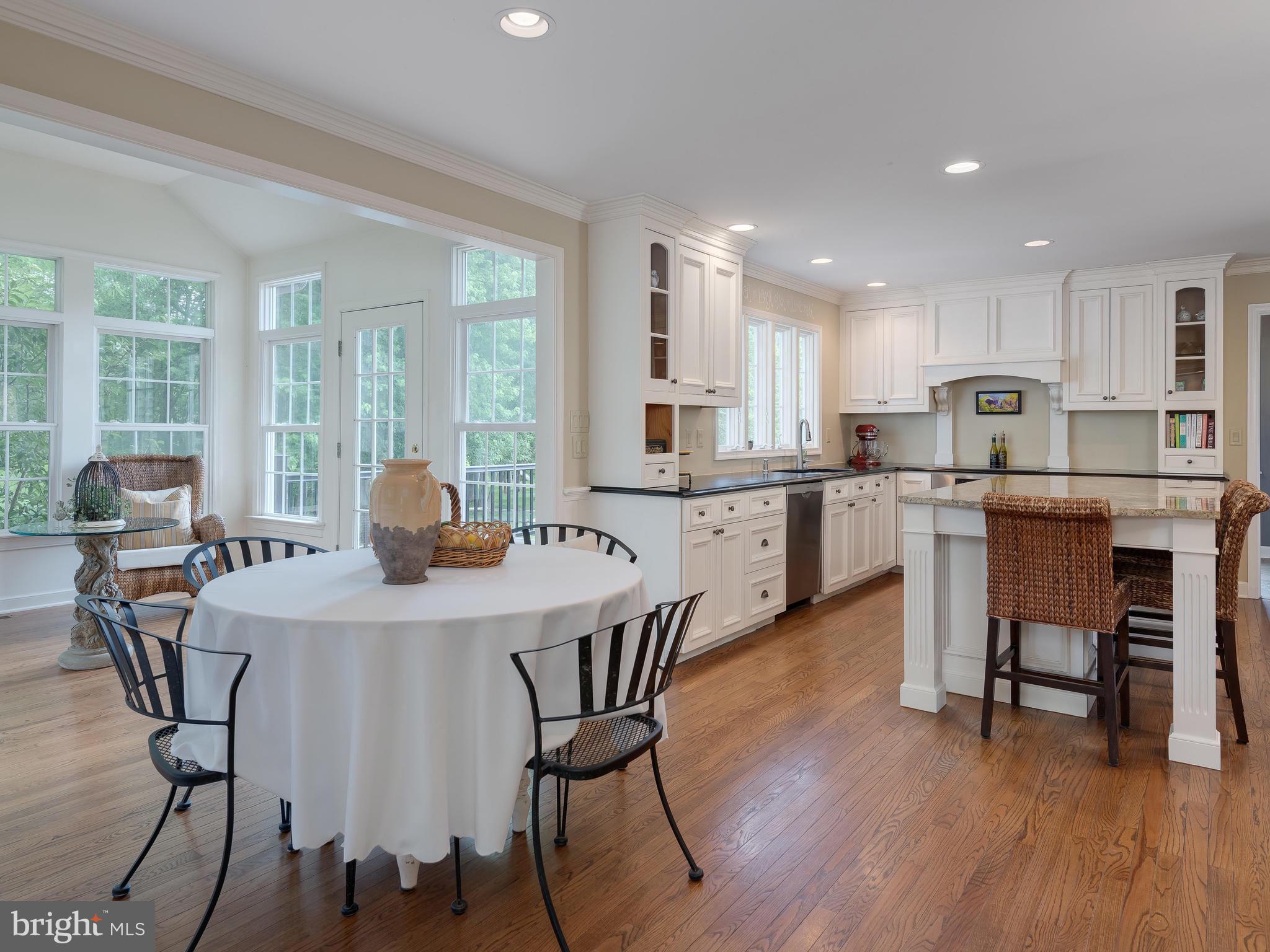 530 West Township Line Road Downingtown, PA 19335 - Photo 22 of 65 Custom Eat-in Kitchen