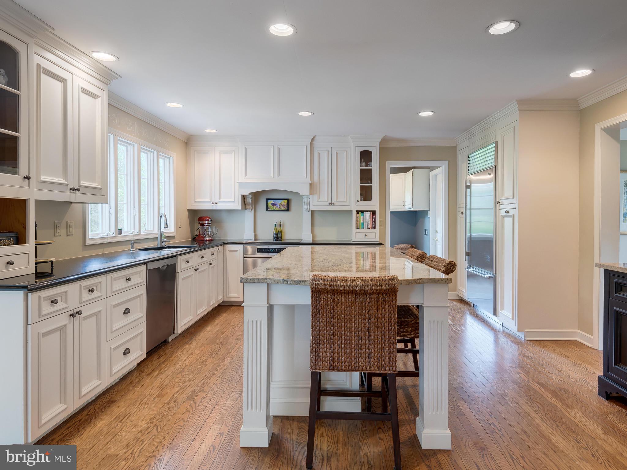530 West Township Line Road Downingtown, PA 19335 - Photo 23 of 65 Custom Eat-in Kitchen