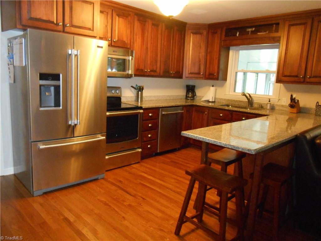 412 Robin Road Mount Airy, NC 27030 - Photo 7 of 21 Gallery Image 7
