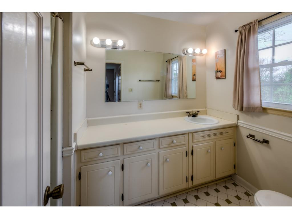 204 Tiffany Road Bristol, TN 37620 - Photo 18 of 28 Photo 18