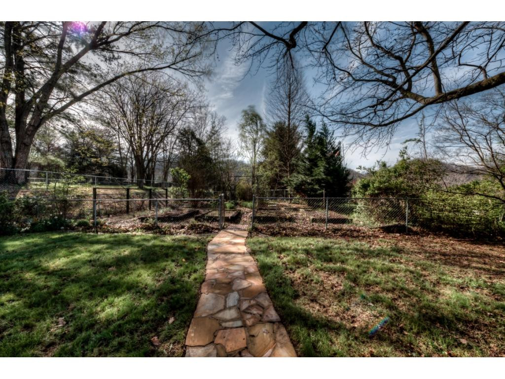 204 Tiffany Road Bristol, TN 37620 - Photo 25 of 28 Photo 25