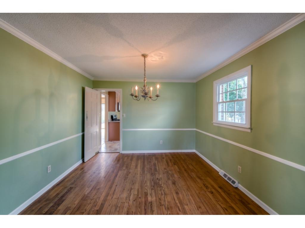 204 Tiffany Road Bristol, TN 37620 - Photo 5 of 28 Photo 5